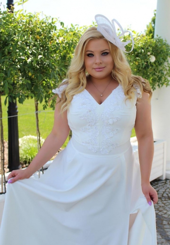 Biała suknia ślubna Stella szyta na miarę
